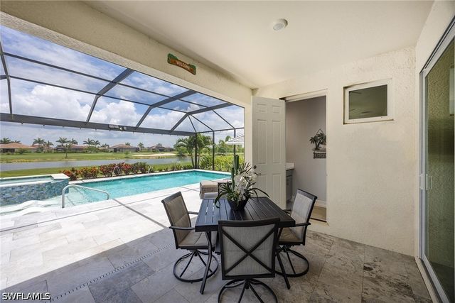 18699 Ensenada DR, Naples, FL 34114