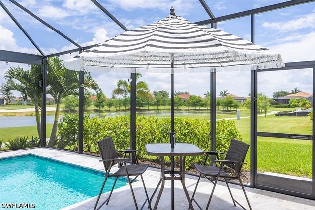 18699 Ensenada DR, Naples, FL 34114