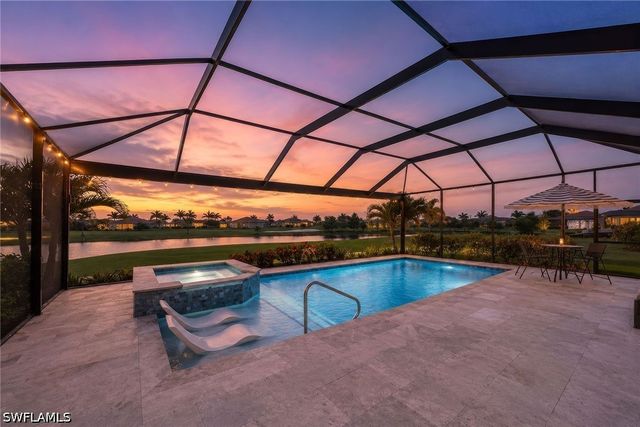 18699 Ensenada DR, Naples, FL 34114