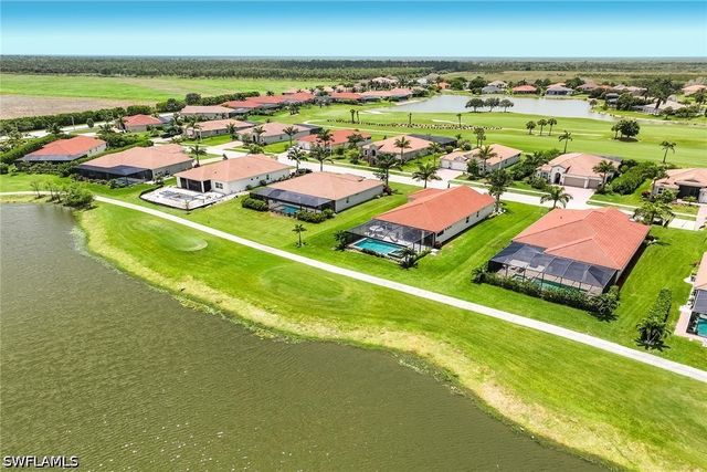 18699 Ensenada DR, Naples, FL 34114