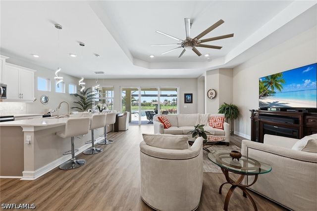 18699 Ensenada DR, Naples, FL 34114