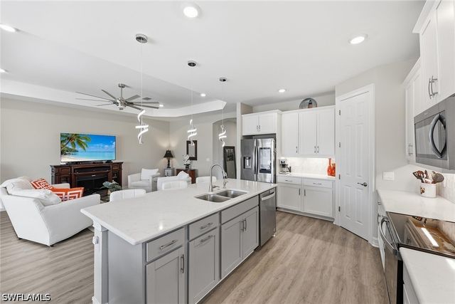 18699 Ensenada DR, Naples, FL 34114