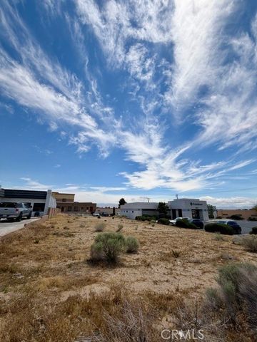 16083 Kamana, Apple Valley, CA 92307