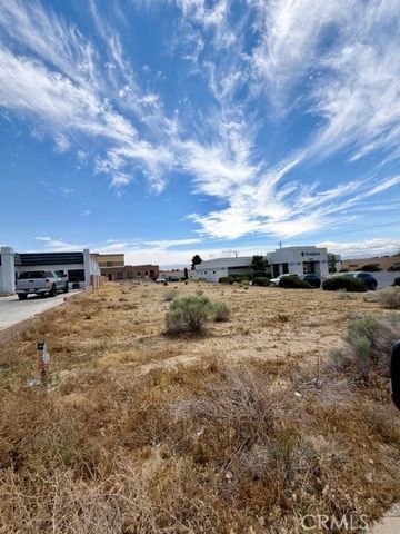16083 Kamana, Apple Valley, CA 92307