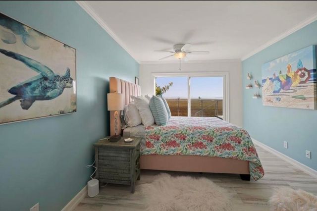 3999 Crown Point Dr 29, San Diego, CA 92109