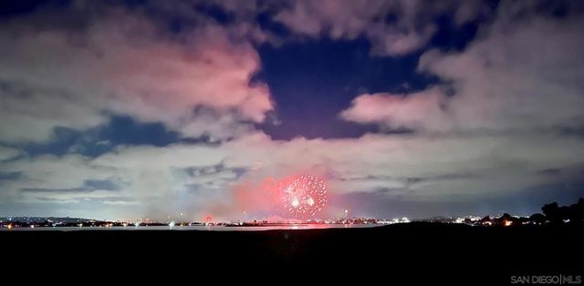 3999 Crown Point Dr 29, San Diego, CA 92109