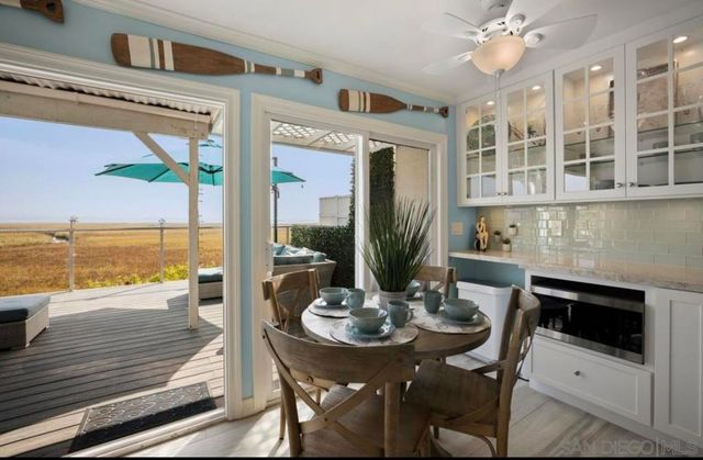 3999 Crown Point Dr 29, San Diego, CA 92109