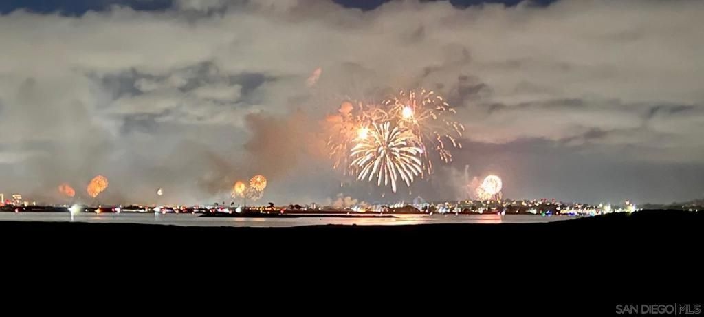 3999 Crown Point Dr 29, San Diego, CA 92109