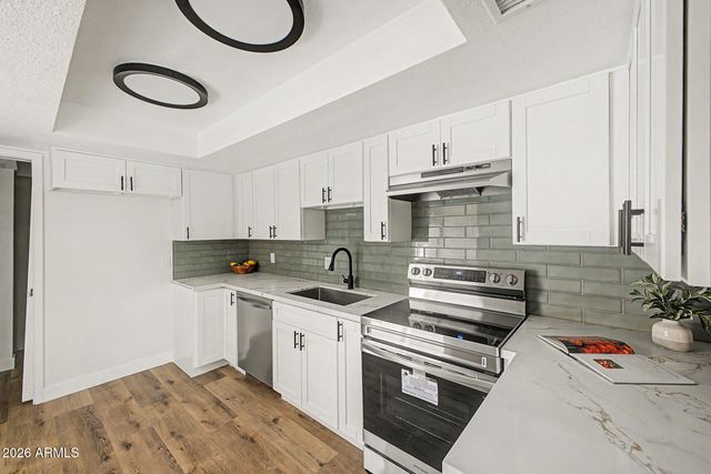 3033 N 37TH Street 6, Phoenix, AZ 85018