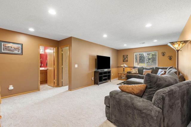 8337 Parkview Avenue NE, Otsego, MN 55330