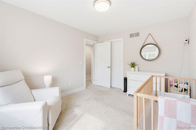 545 S Winding Drive, Waterford, MI 48328