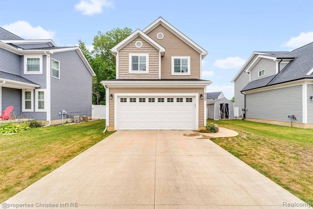 545 S Winding Drive, Waterford, MI 48328
