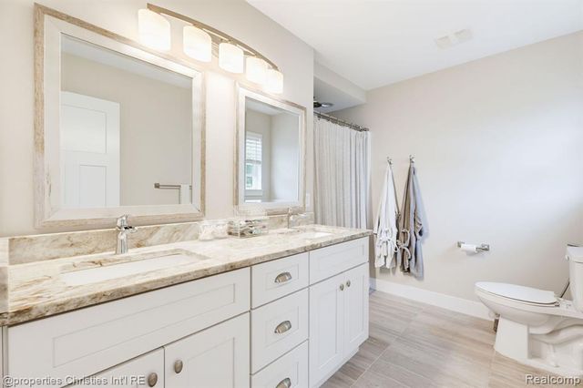 545 S Winding Drive, Waterford, MI 48328