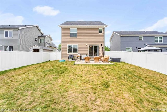 545 S Winding Drive, Waterford, MI 48328