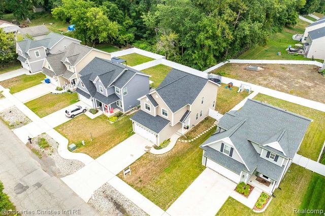 545 S Winding Drive, Waterford, MI 48328