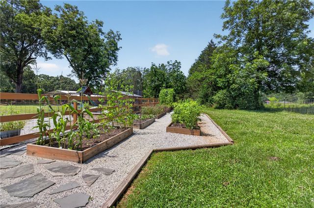 235 Dairy Farm Road, Westminster, SC 29693
