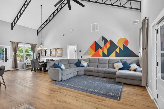 235 Dairy Farm Road, Westminster, SC 29693