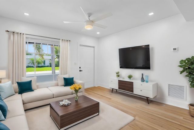 401 NE 2nd Avenue 2, Delray Beach, FL 33444
