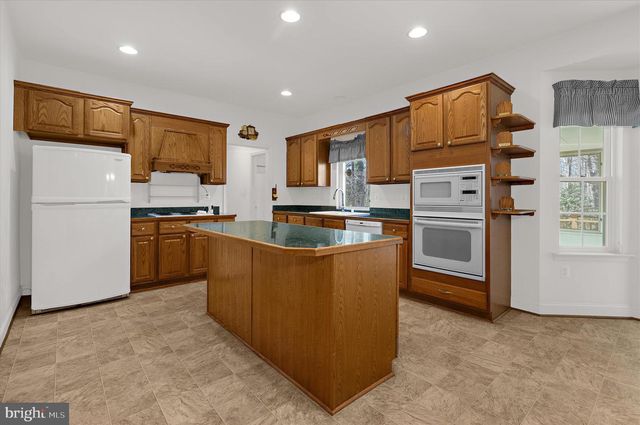 615 PATUXENT REACH DR, Prince Frederick, MD 20678