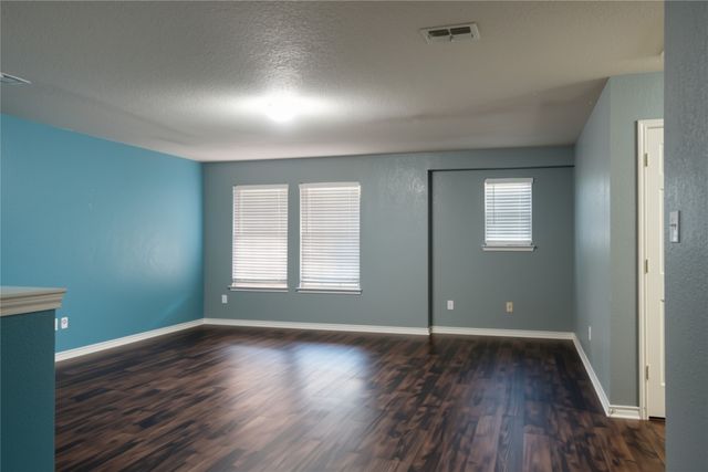 5440 Kleberg Drive, Grand Prairie, TX 75052