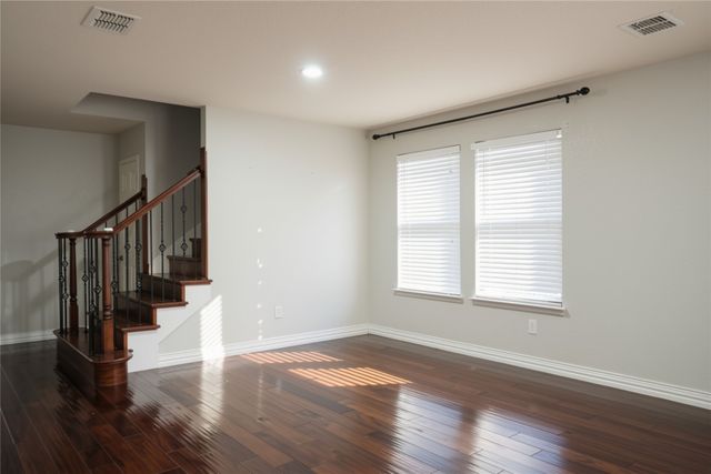 5440 Kleberg Drive, Grand Prairie, TX 75052