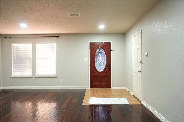5440 Kleberg Drive, Grand Prairie, TX 75052
