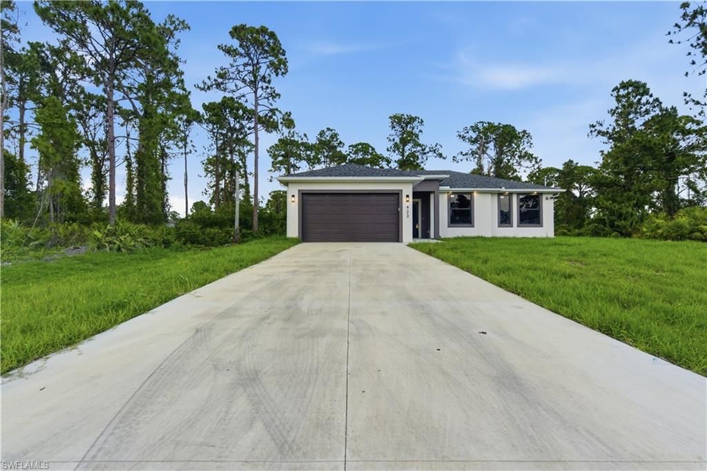 923 Milwaukee BLVD, LEHIGH ACRES, FL 33974 — photo 2