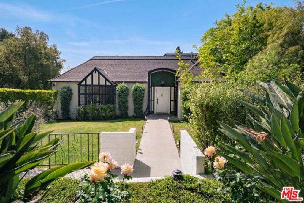 690 Westgate Street, Pasadena, CA 91103