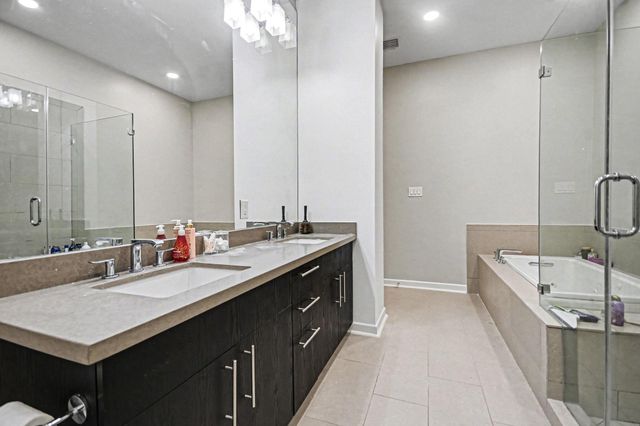 4820 Caroline Street 501, Houston, TX 77004