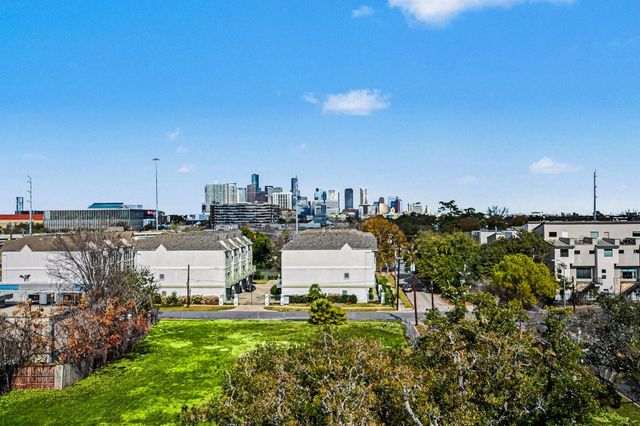 4820 Caroline Street 501, Houston, TX 77004