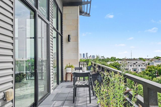 4820 Caroline Street 501, Houston, TX 77004
