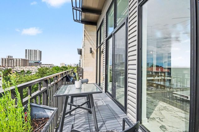 4820 Caroline Street 501, Houston, TX 77004