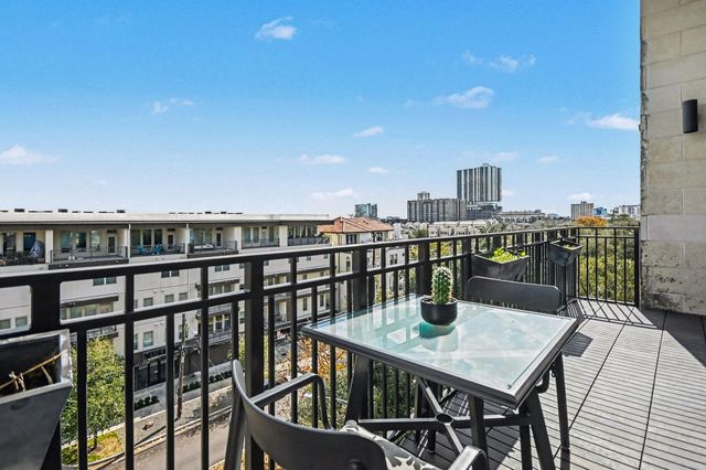 4820 Caroline Street 501, Houston, TX 77004