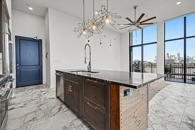 4820 Caroline Street 501, Houston, TX 77004