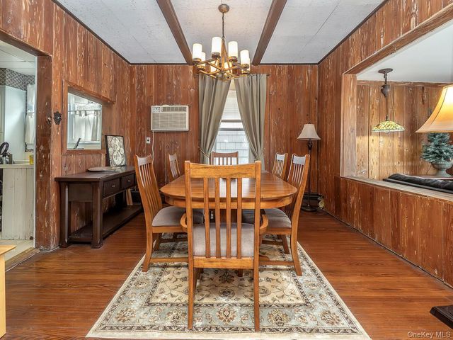 61 The Boulevard, Sea Cliff, NY 11579