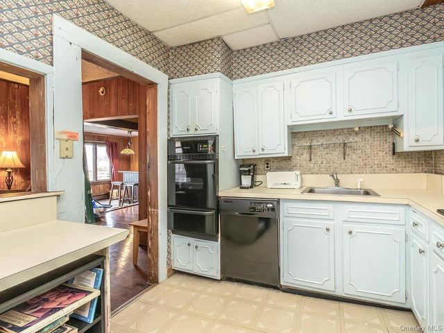 61 The Boulevard, Sea Cliff, NY 11579