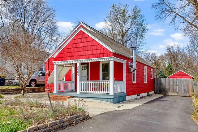 2004 NE 37th Terrace, Kansas City, MO 64116