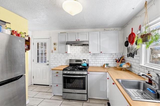 2004 NE 37th Terrace, Kansas City, MO 64116