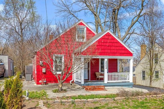 2004 NE 37th Terrace, Kansas City, MO 64116