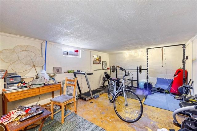 2004 NE 37th Terrace, Kansas City, MO 64116