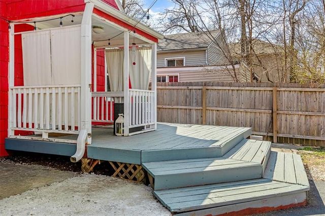 2004 NE 37th Terrace, Kansas City, MO 64116