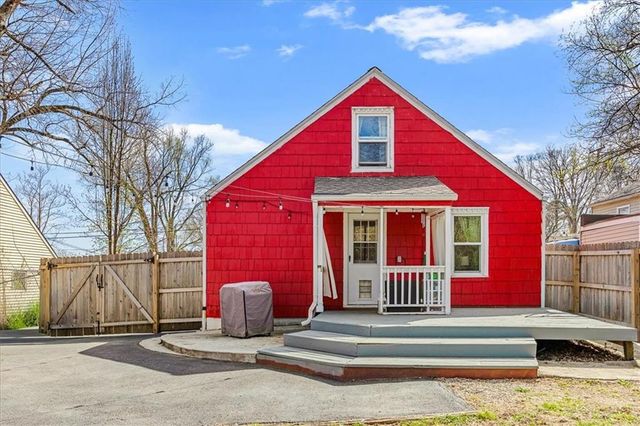 2004 NE 37th Terrace, Kansas City, MO 64116