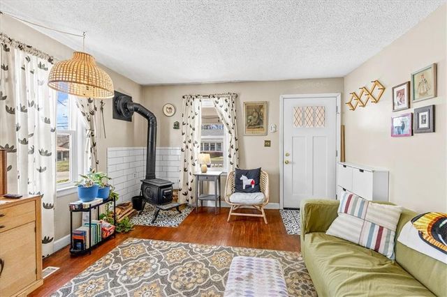 2004 NE 37th Terrace, Kansas City, MO 64116