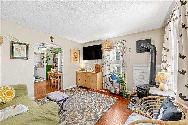 2004 NE 37th Terrace, Kansas City, MO 64116