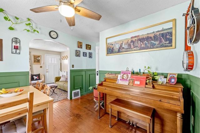 2004 NE 37th Terrace, Kansas City, MO 64116