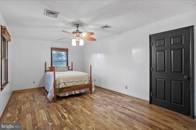 1716 RIDGEWAY RD, Front Royal, VA 22630