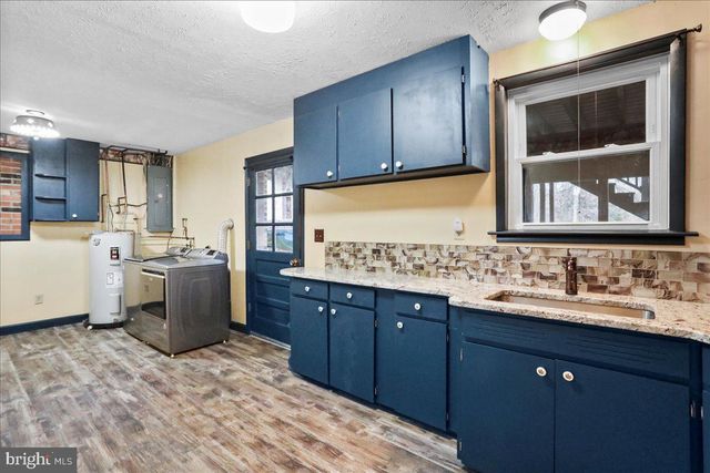 1716 RIDGEWAY RD, Front Royal, VA 22630