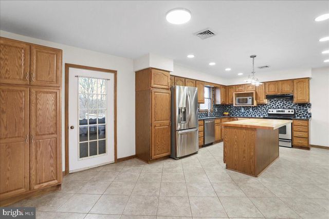 1716 RIDGEWAY RD, Front Royal, VA 22630