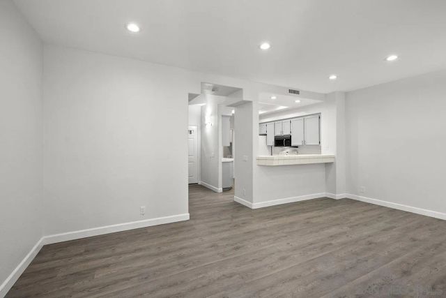 7274 Shoreline Dr 117, San Diego, CA 92122