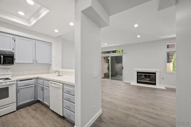 7274 Shoreline Dr 117, San Diego, CA 92122